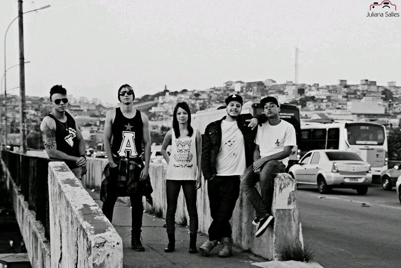 Dona: @LillyMorelli
Noticias, Divulgações e encher o saco dos meninos e da menina  do @Replacemusic  01.04.11 Peça Replace também ! : http://t.co/CrPBiVft
