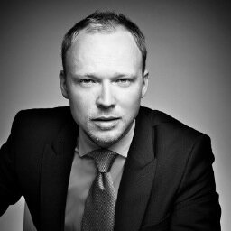 Social Media und Health 2.0 Enthuiast, Digital Native, Agilist, Thought Leader, NLP Geek and always keen on social and emotional intelligent people