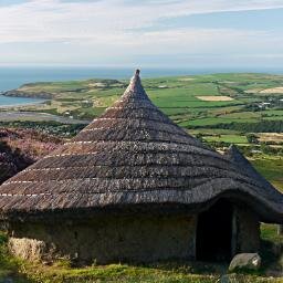 Writer, poet and photographer. Lover of wild open spaces and Celtic hillforts. https://t.co/x0kqItSETZ  @vivienboyes.bsky.social