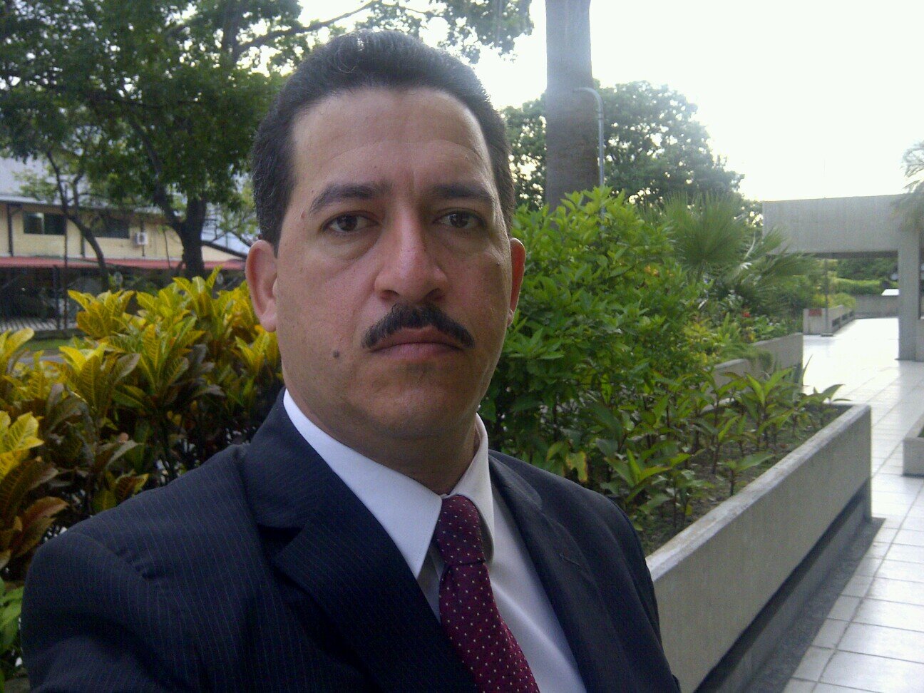 Lic.  En Cs. Policiales.  Esp. En Prevención de la Criminalidad. Comisario PM. Msc. En RRHH. Católico. Anticomunista.  Defensor de los  DDHH. God's not dead.