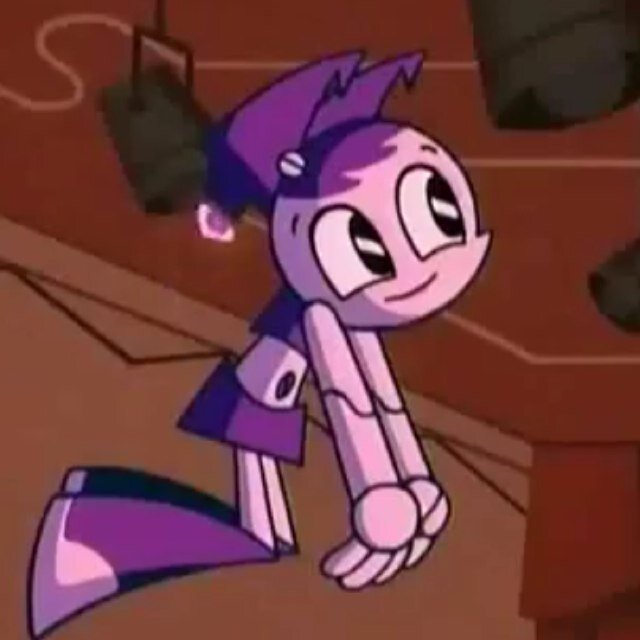 i love jenny ❤i really want mlaatr come back i missed that show. jenny's official twitter is: @jennymlaatr love her so much ❤ she followed and tweeted 12.09.13