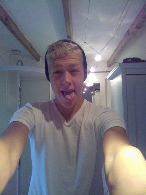 Uuhm een jonguh u_u singel 50% kans wees jezelf