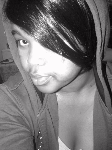 Fun lvng nd caring gurl is wat I am lv music neva fake nd I face the facts so funny nd yeah man u cn follow me.......lv the humans in thc world.....I luk great!
