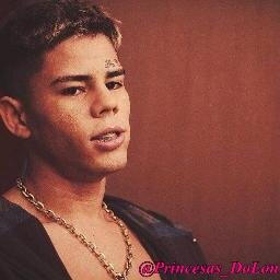 Seu Príncipe Usa Coroa , e Vive Em Um Castelo ?
Pois o Meu Usa Boné , Canta Funk i , é o Mais Lindo De Todos @Mclon_oficial ♥