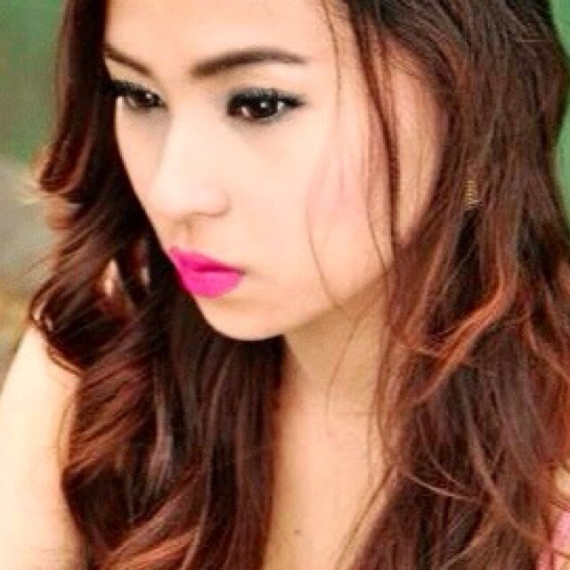 God-fearing/tourism student/freelance model/freelance make-up artistry..soon to be a photographer and fashion designer!!;)