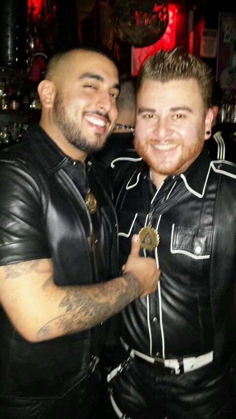 I'm a Guy living the single life in Scottsdale, San Francisco and Vegas .  Promoter, Porn Model and Local Celebrity !! The Most Awesome Guy Ever True Story