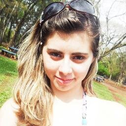 ∿Dramática, irritante, louca, irônica, chata, ciumenta e muito feliz . Prazer, eu *-*