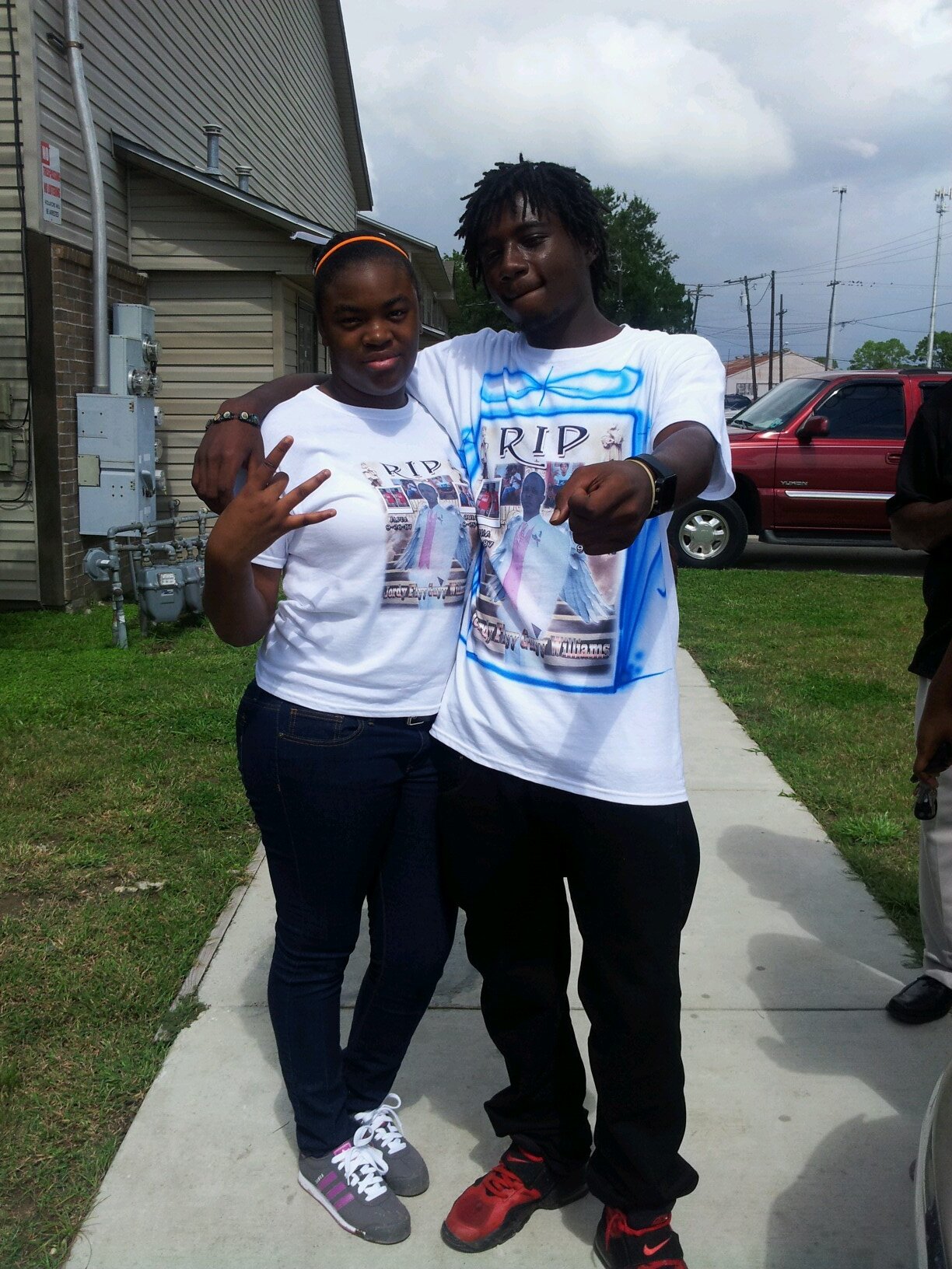 . 12/04/13 . im a HAPPY girl , HAPPY with SOLOMON , RiP to myy FAM . . .WAH !