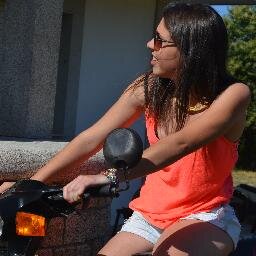 Borraxeiros.Extremadamente cariñosa.Amiga dos meus amigos.Indecisa.Conocedora de experiencias increibles,y no tan increibles.