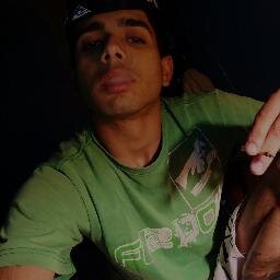 seu chato , eu gosto seu , pamelaborelli aqi *-*
http://t.co/zmCrKQYRju