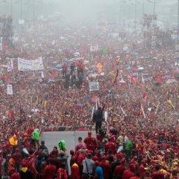 Cosmopolita. Cazador de sueños. Antiimperialista y orgullosamente Chavista hasta mas alla de la muerte.