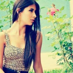 Modelo en la revista Nuestra gente