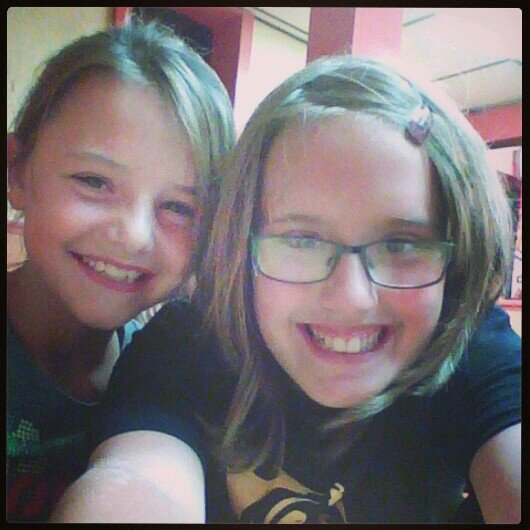I am Bethany Mota fan, Piinksparkles fan, TashiaAlexis fan, a Directioner, and a Rusher.!!!!!