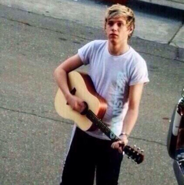 Soo i gave you a free follow why not give me one --- @oceaneyeniall @alexis_grace13