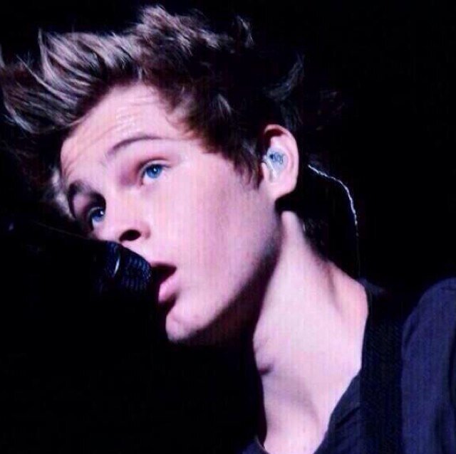 hi we are @ayeashtonx and @holyshit5sos and we just gave you a free follow. follow our main accounts we follow back :)