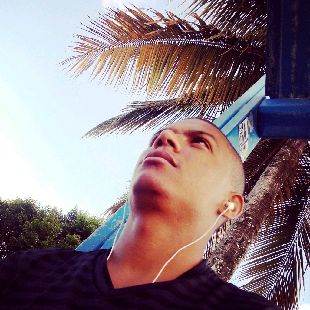 Quero entender o sentido , quero sentir o entendido !  quero viver minha vida em função de um pedido , que DEUS transforme minha mente e o meu coração ...