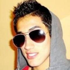 Soy directioner y believerboy 3 .....Amo a l@s chic@s.... Tee aceguro que si me sigues te sigo.....Y te caerre mega benn