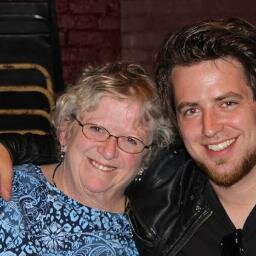 I LOVE LEE DEWYZE, THE MAN & HIS MUSIC! PRAY EVERY DAY THE GOOD LORD HOLDS HIM IN THE HOLLOW OF HIS HAND PROTECTING HIM ALWAYS!!!! GOD BLESS LEE DEWYZE!
