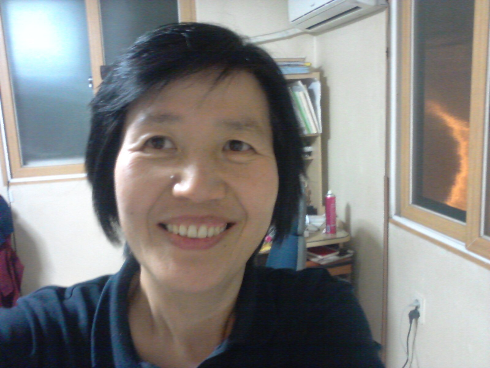 청천중학교 교사. 중학생, 기적을 부르는 나이라는 책을 씀