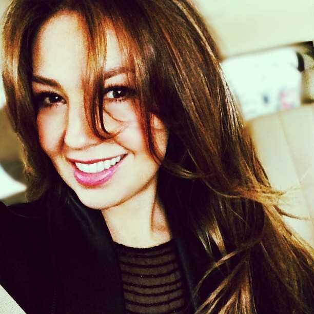 @thalia Me sigue 15/02/2013 Dia Mágico