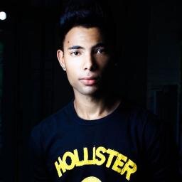 Meu Nome e SerginhoO  Tenho 17 anos,  Danço Free Step a algum TempoO.  Sou Feio, MineiroO i e IssoO aew..
http://t.co/Nk2R3on2Sf