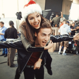 @HeffronDrive Siempre Vas A Estar En Mi Corazon Ojala Me Gane Todo Lo Tuyo Love You :* :D Love You All Free Follows :P :D