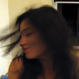 Enfermera medio loca y apasionada. Aburrida de lo trivial, amante de lo especial.