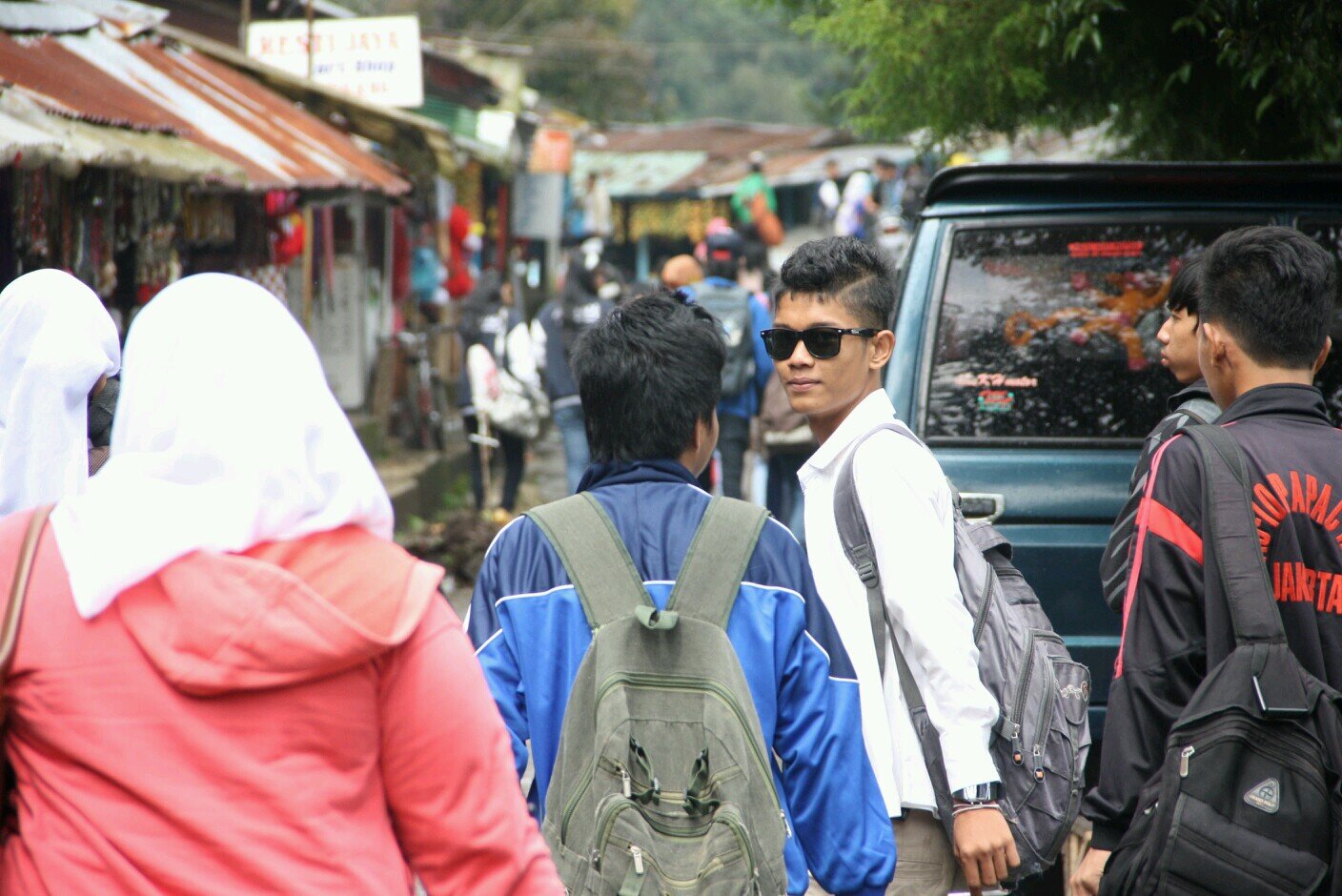Gak suka cewe pembohong !!! (http://t.co/WEGj7ApX7B)