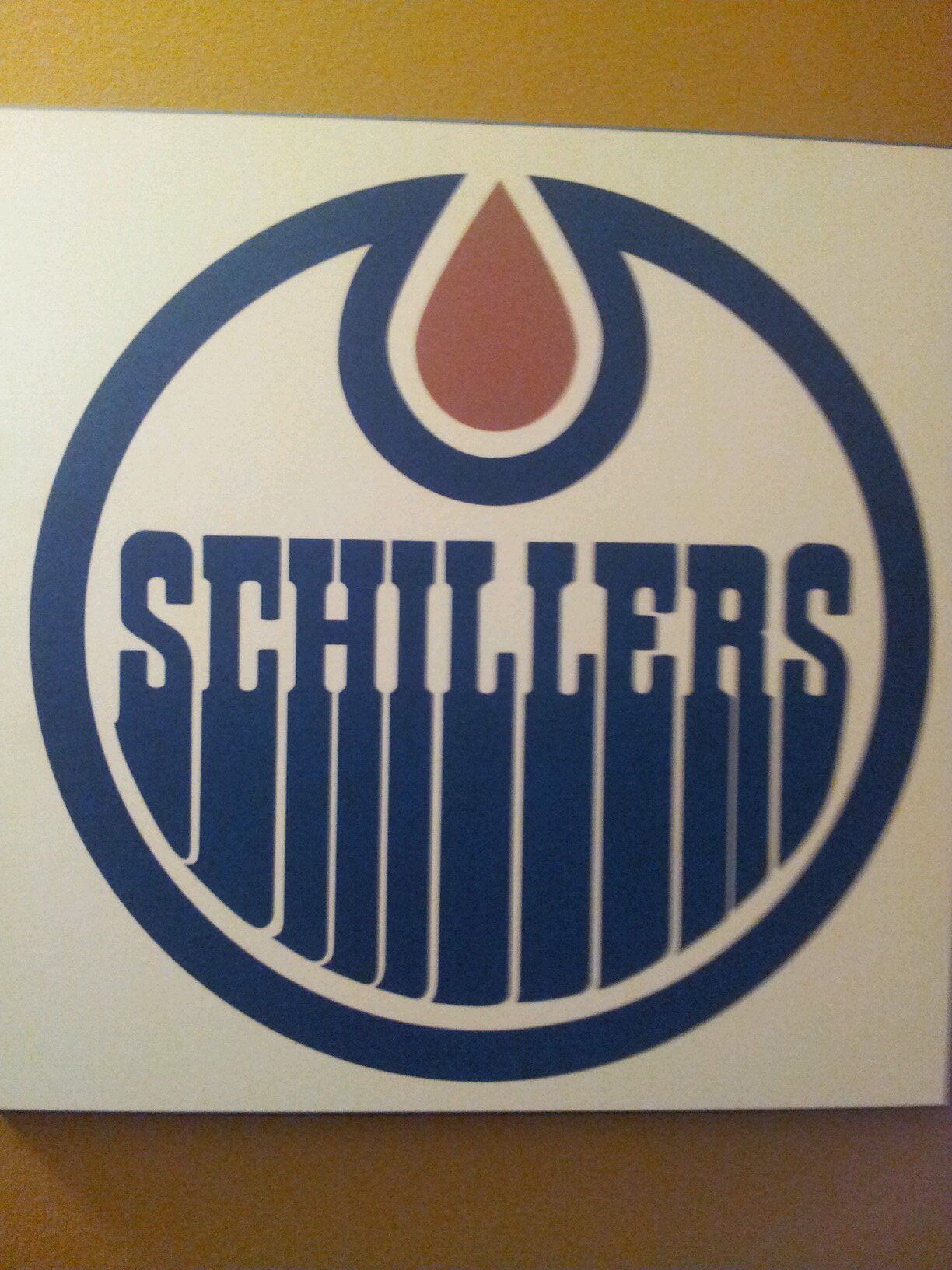 Catholic. Husband. Father. Edmonton Elks, Edmonton Oilers (in that order). Football, hockey, working out.