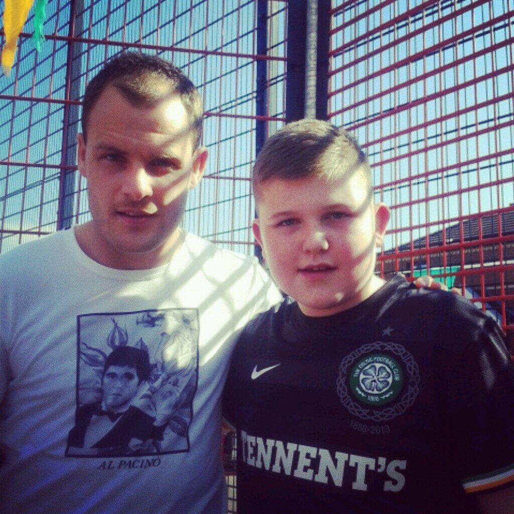 love playing football and support celtic and crumlin star.