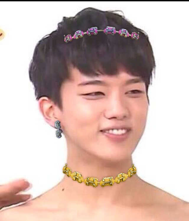 อันยอง~ ผมยองแจจี่ ใครว่าผมอ้วน ผมหุ่นดีที่สุดแล้ววว