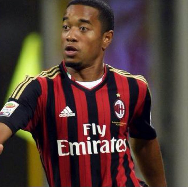 Welkom op het fan-account van Urby Emanuelson! Met nieuws, foto's en meer! Dit account wordt ook gevolgd door @Urby28 zelf. Followed by @Urby28.