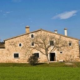 Allotjament de turisme rural. Situat al peu de les Gavarres. Hidromassatge a les habitacions. Escapa't de la rutina!