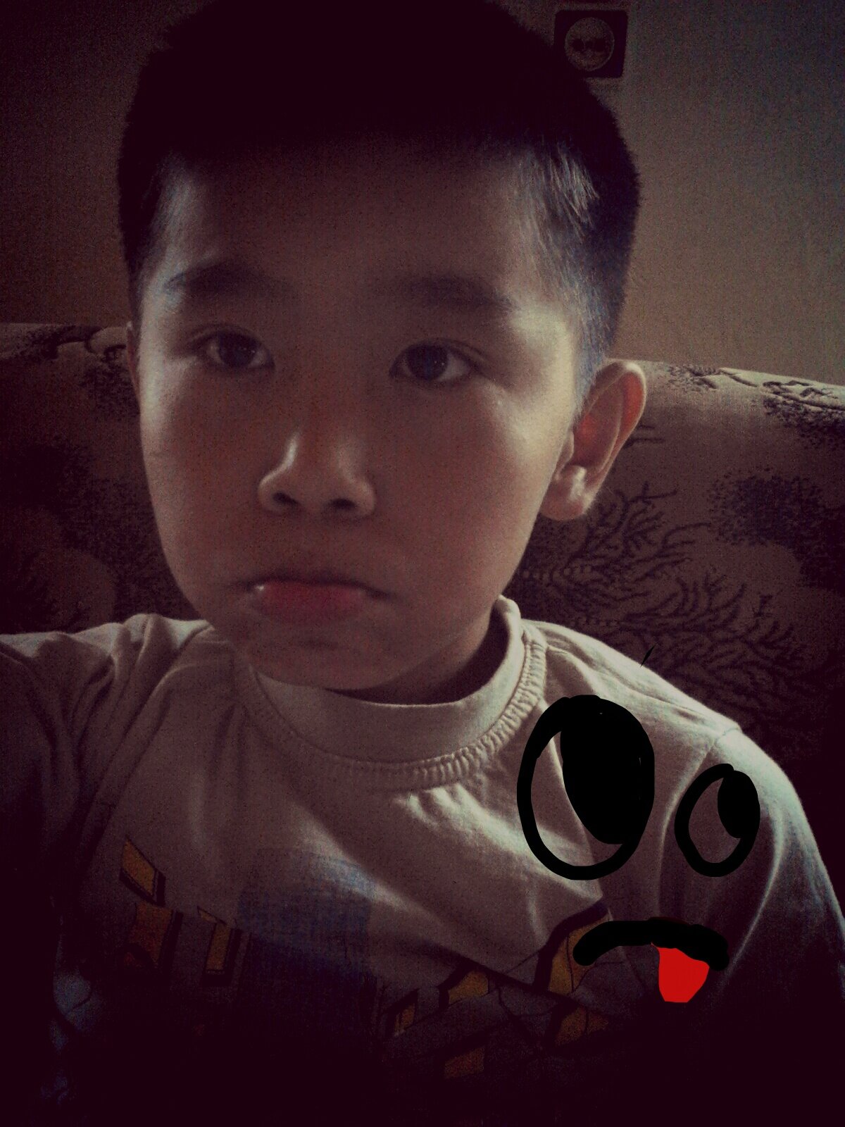 안녕하십니까!-hello^ ^  내가 K-POP을 사랑 해요!  T-ARA 특히 그룹 is Ulzzang Boy XD IS aysen ^ ^