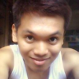 -makulit
-mapagmahal
-magalang
-coffee addict
-music lover 
-loves red
-maarte daw?
-easy goer :D
-bit moody,emo???dont know :)!