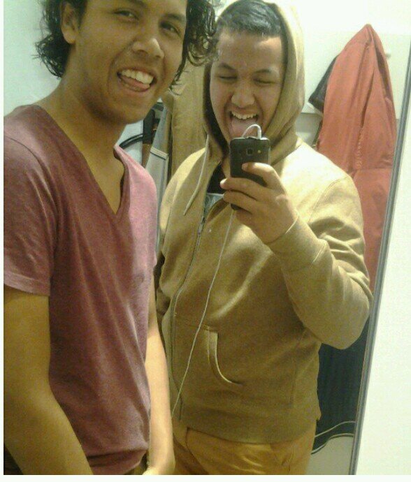 17 jarige indo-boy - don't mess w/ my bro @Mac_Brian_ - enjoying live - Saya suka Maluku! - parkmaatje w/ @ikbenleuk___