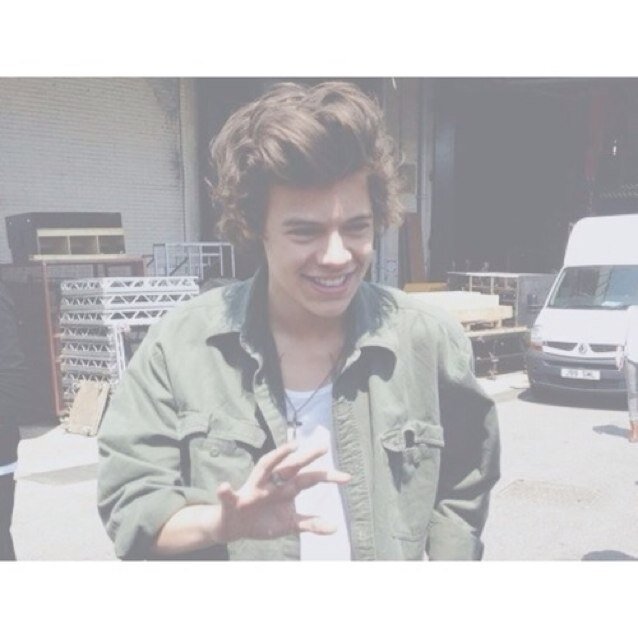 Don't follow me, follow @perfxctlarry please xx