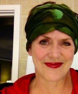 rosewallwoman1's profile picture. follow me if you like truncated messages that end abruptly! 280 characters is my personal everest.