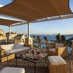 Un Village Club entre dos mares y con las mejores vistas sobre Gibraltar y la costa africana