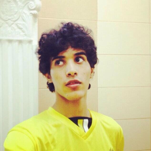 ‏سويتلك فولو ؟ لا تسوي فولو باك سوي فولو هنا واسعدني ‎@Dahomech‏