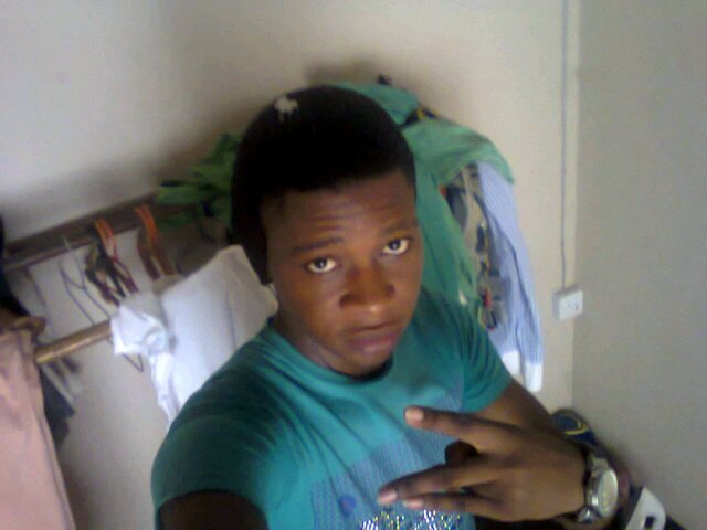 Am a cool guy,simple,honest,good sharp guy,honest,gentle,humble and am also bad boy believe me mosh room.