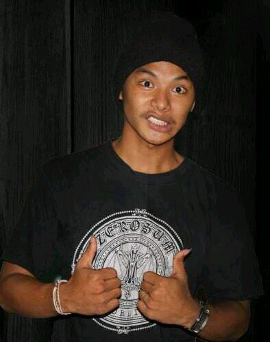 kedek gen kangguang nyaruang sebet                        Purwita Dewi ♥