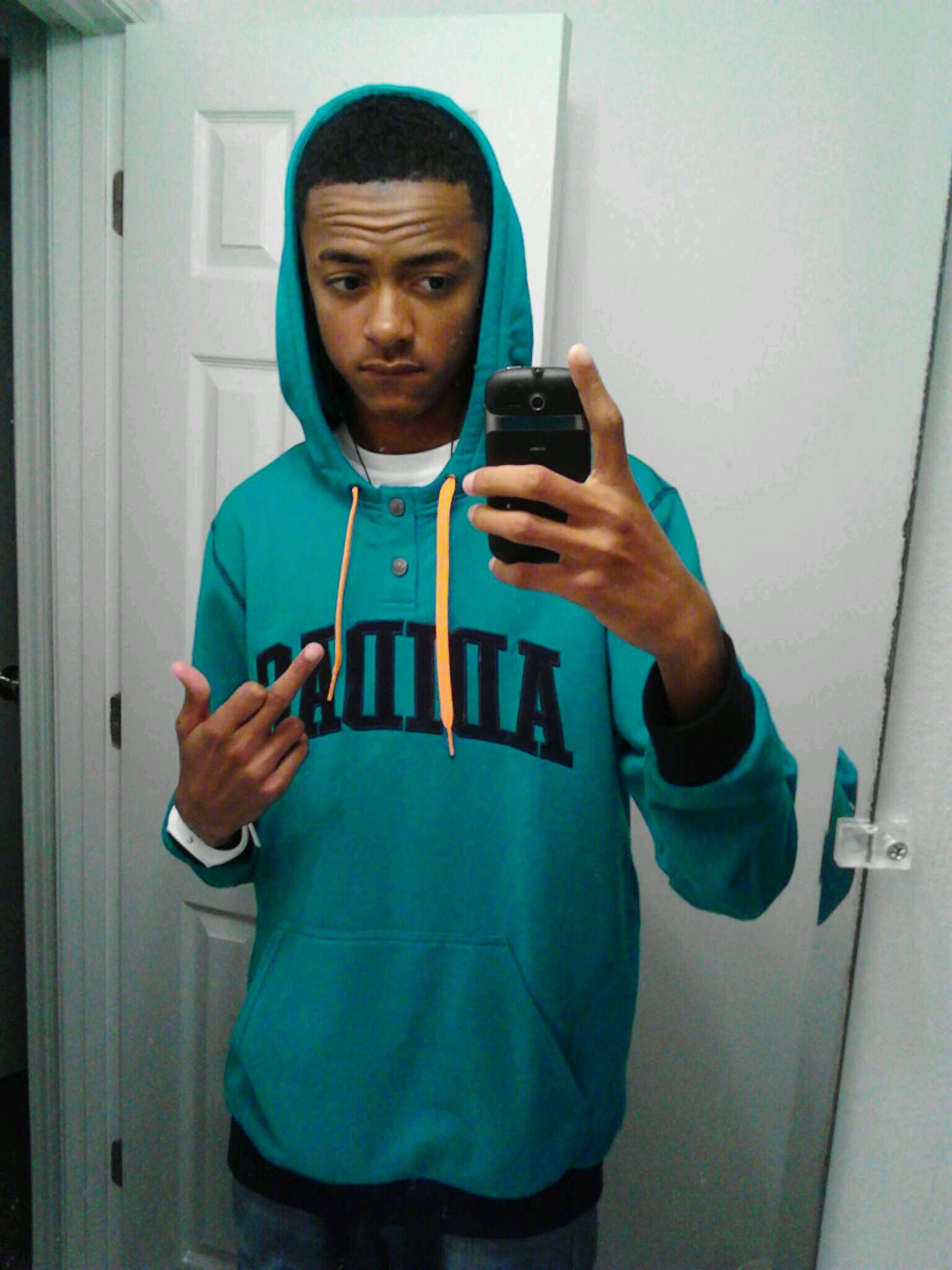I'm real da truth funny and col af and single hmu