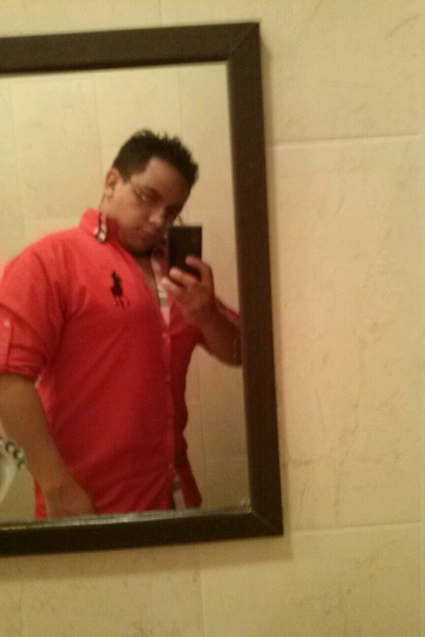 el reggaeton y la salsa es lo mio me gusta las personas sinceras ... y sobre todo ser honesto.