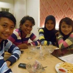 ayah ibu adit dan kamu :*