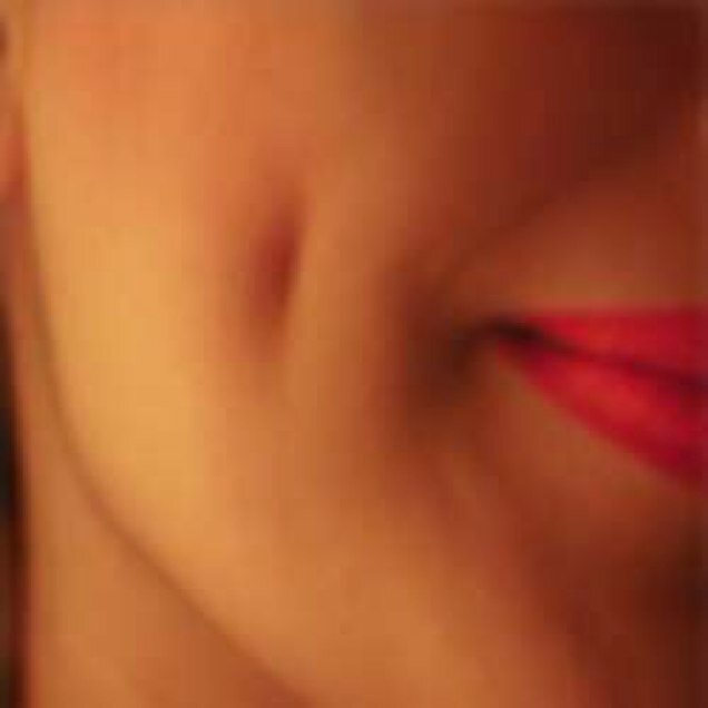 ‏مـا اقـارنك بالعـين والعـين ثنـتين ، اقـارنـك بالـقلب والقـلب وإحـد ..♡'!