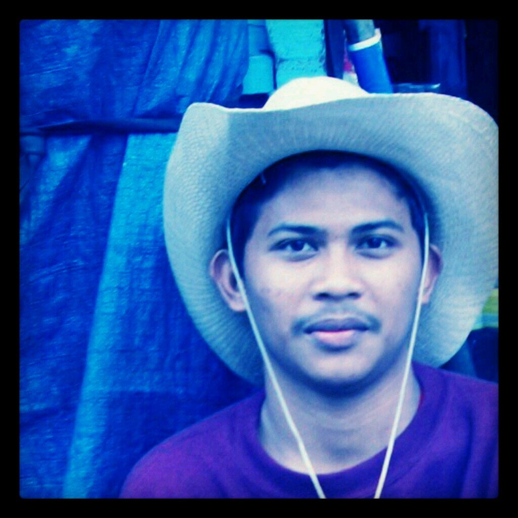 vaoariv's profile picture. 'Try to Please Everybody'