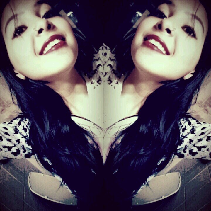 ~ Na vida todos dizem quem tem um porque ? mais será que esse porque não è so uma ilusão pra te fazer desistir das coisas que mais ama e mais te faz sofrer ☆