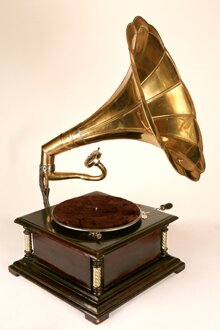 En la viejoteca encontraras biografias,letras, canciones de la mejor musica vieja en distintos generos
