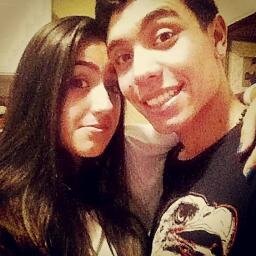 Complicado, besta, animado, gosto tudo do q é mais difícil, sempre tento fazer o certo mais acaba dando errado fazer o que né rs. bom esse sou eu sigam-me (: